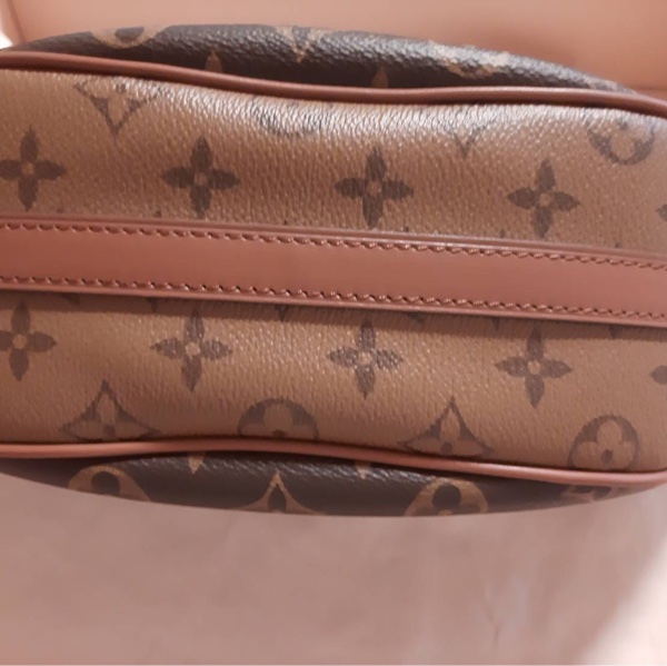 LV 經典Monogram雙色帆布  肩背  斜背包 大月亮包  彎月包(咖啡)-8