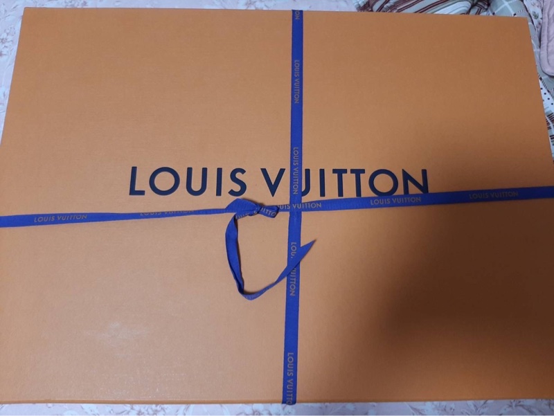 LV 經典Monogram雙色帆布  肩背  斜背包 大月亮包  彎月包(咖啡)-15