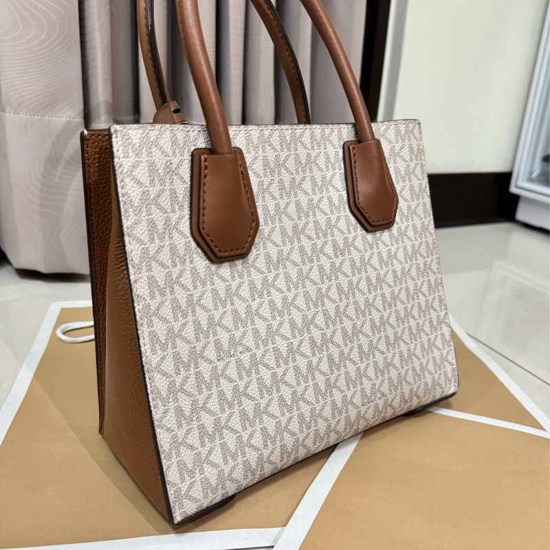 Michael Kors Mercer 9成新 中號老花拼色風琴包-11
