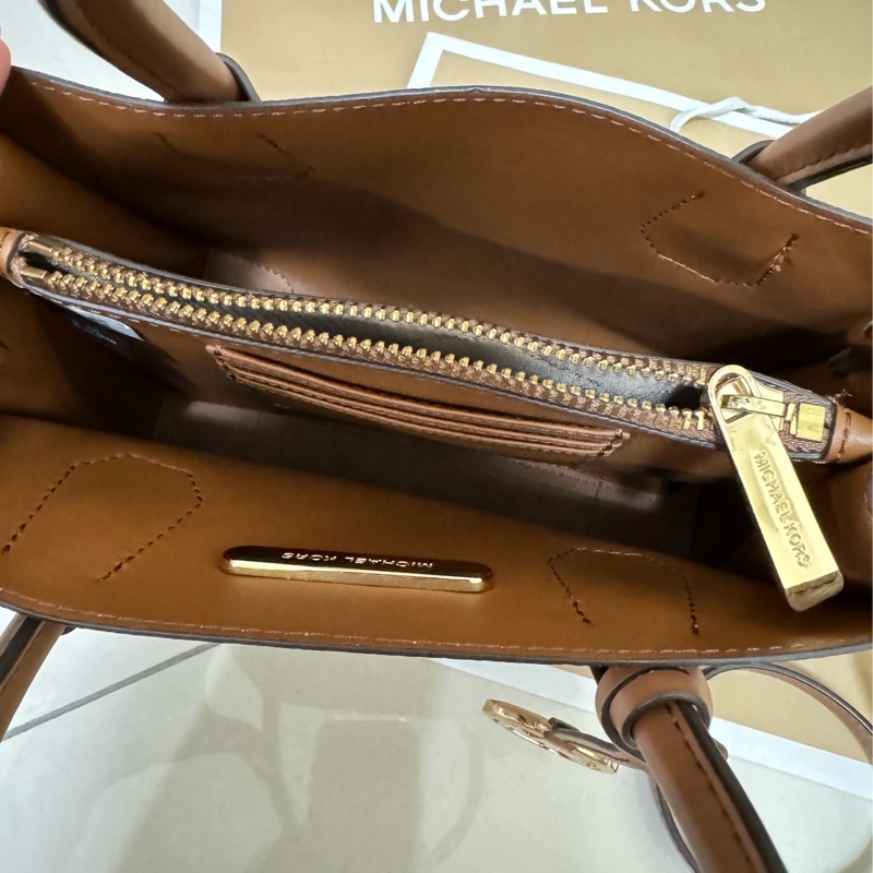 Michael Kors Mercer 9成新 中號老花拼色風琴包-16