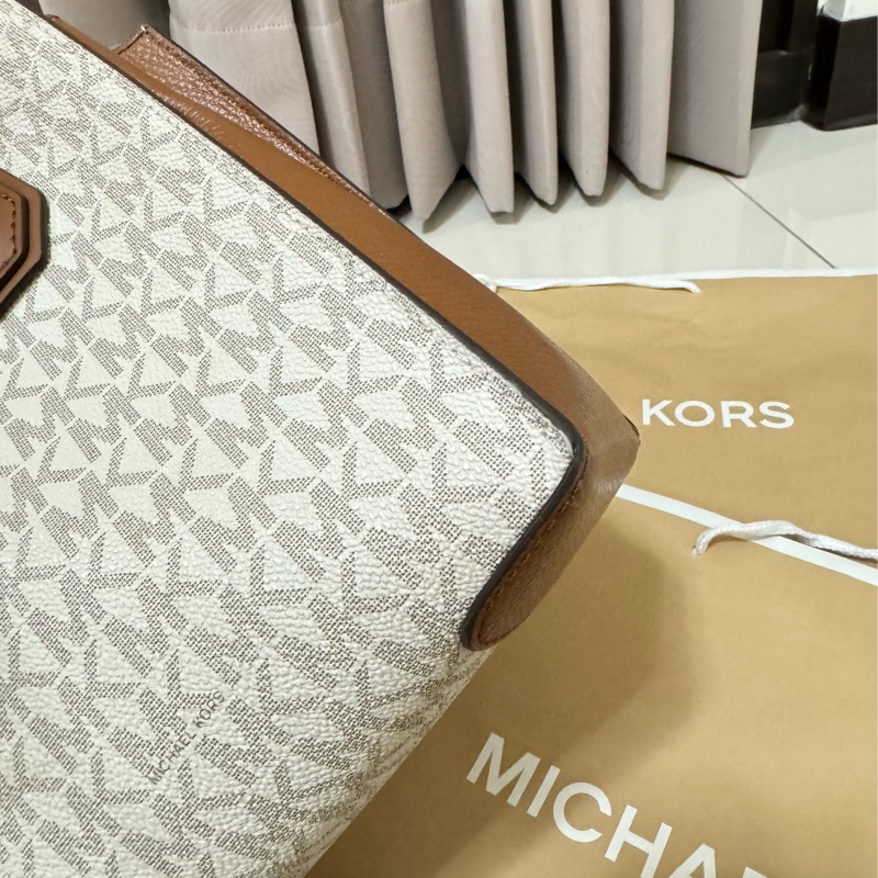 Michael Kors Mercer 9成新 中號老花拼色風琴包-18