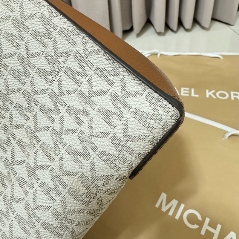 Michael Kors Mercer 9成新 中號老花拼色風琴包-19