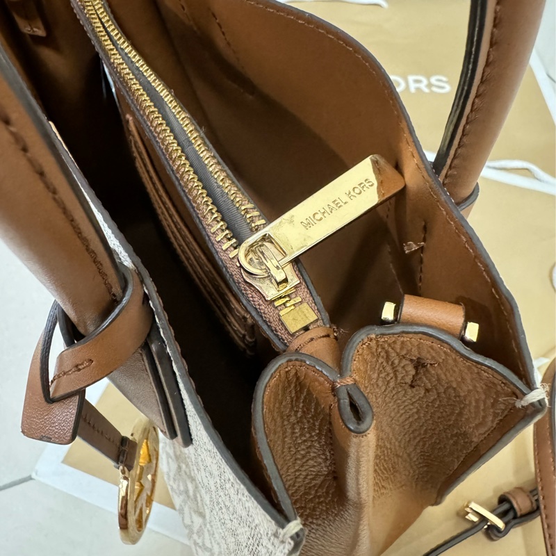 Michael Kors Mercer 9成新 中號老花拼色風琴包-22