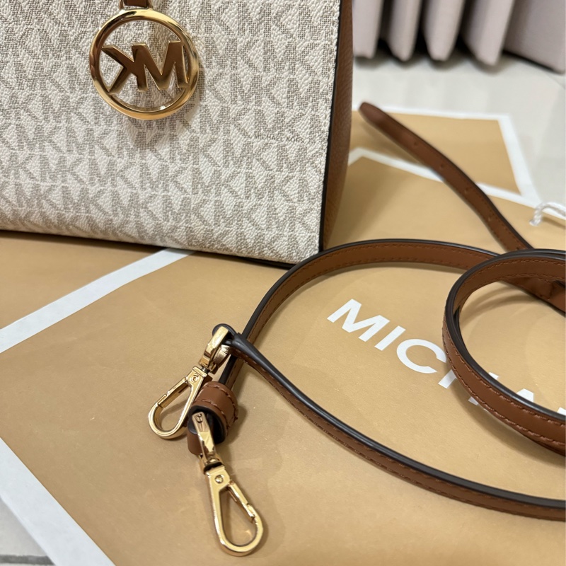 Michael Kors Mercer 9成新 中號老花拼色風琴包-26