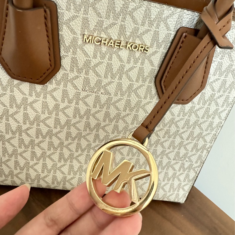 Michael Kors Mercer 9成新 中號老花拼色風琴包-27