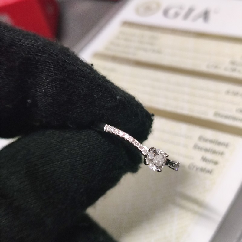GIA 0.3克拉天然鑽石戒指-1