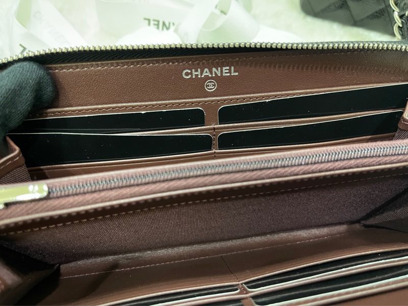 全新🎁香奈兒 荔枝牛皮 黑銀 拉鏈長夾 背面口袋CF長夾-16