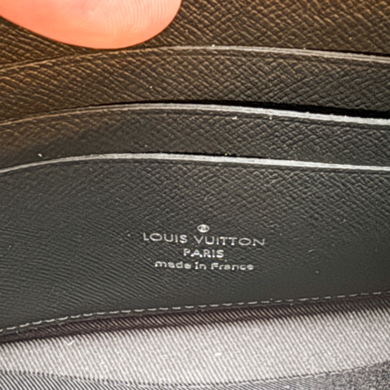 Louis Vuitton|alpha 棋盤格 Damier 帆布拉鍊隨身斜背包(N60418-黑灰)-7