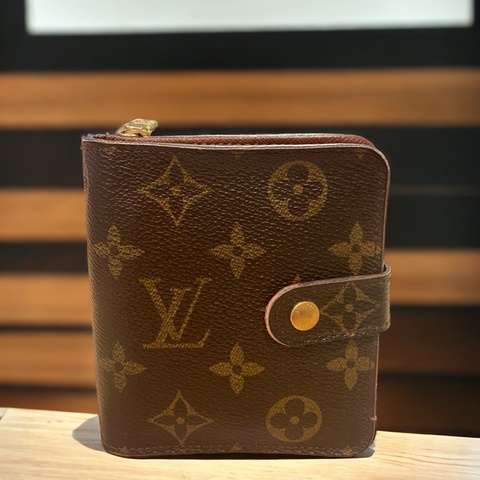 五月打五折🥳LV 老花方形小短夾