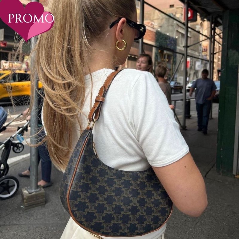 Celine 老花 Ava Triomphe 凱旋門牛角包《2024季度商品》-0