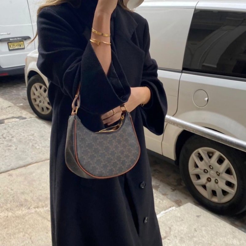 Celine 老花 Ava Triomphe 凱旋門牛角包《2024季度商品》-7