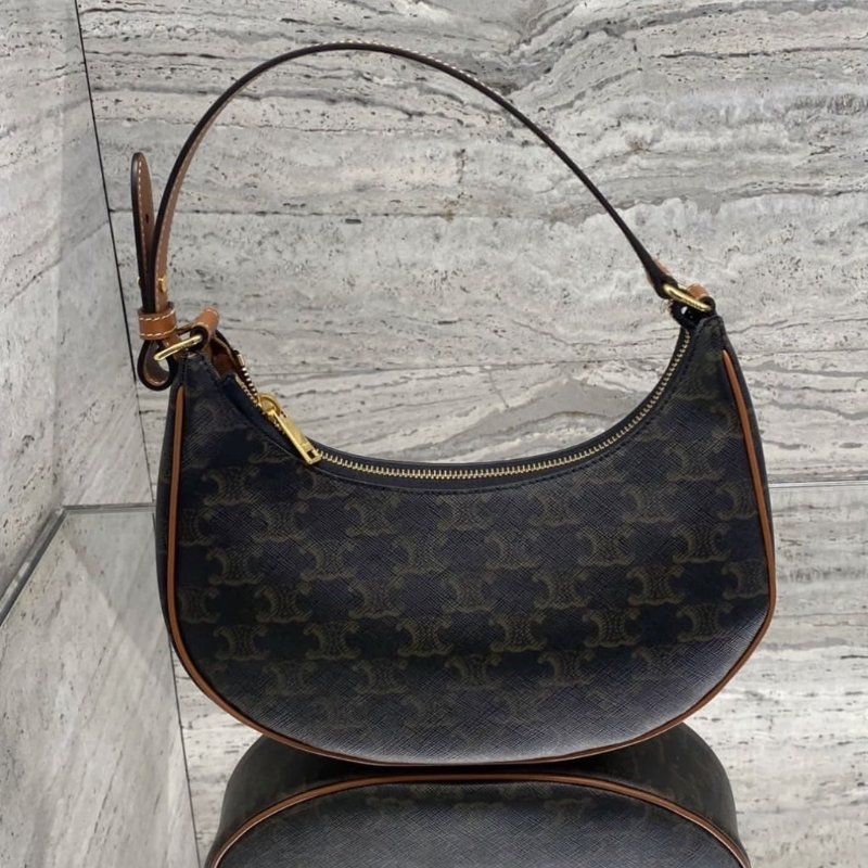 Celine 老花 Ava Triomphe 凱旋門牛角包《2024季度商品》-9