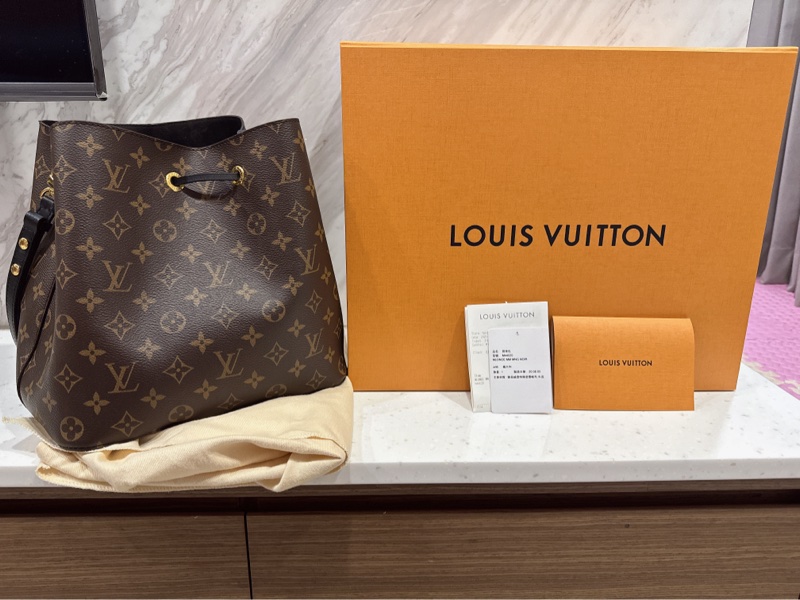 LV NeoNoe經典老花黑水桶包-0