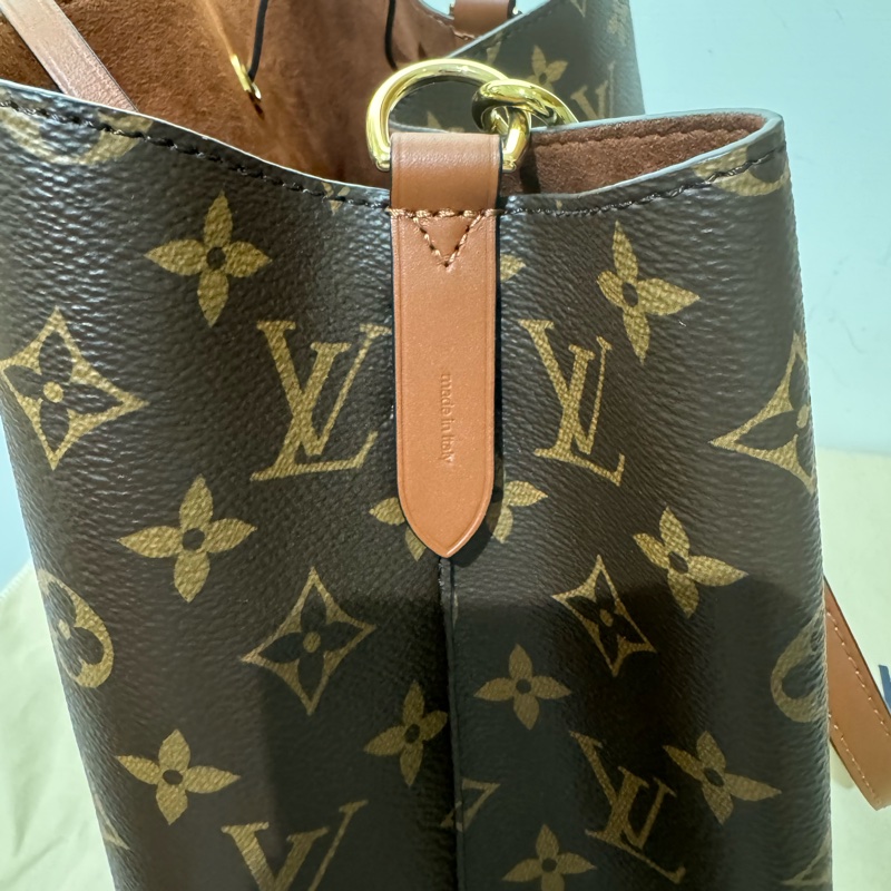 Louis Vuitton LV NeoNoe MM咖啡色老花水桶包-1