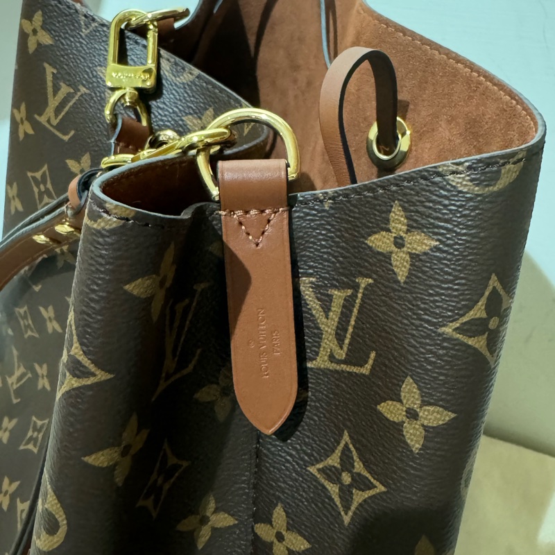 Louis Vuitton LV NeoNoe MM咖啡色老花水桶包-5