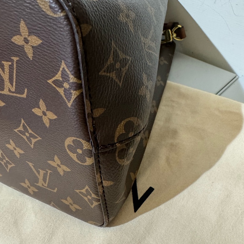 Louis Vuitton LV NeoNoe MM咖啡色老花水桶包-6