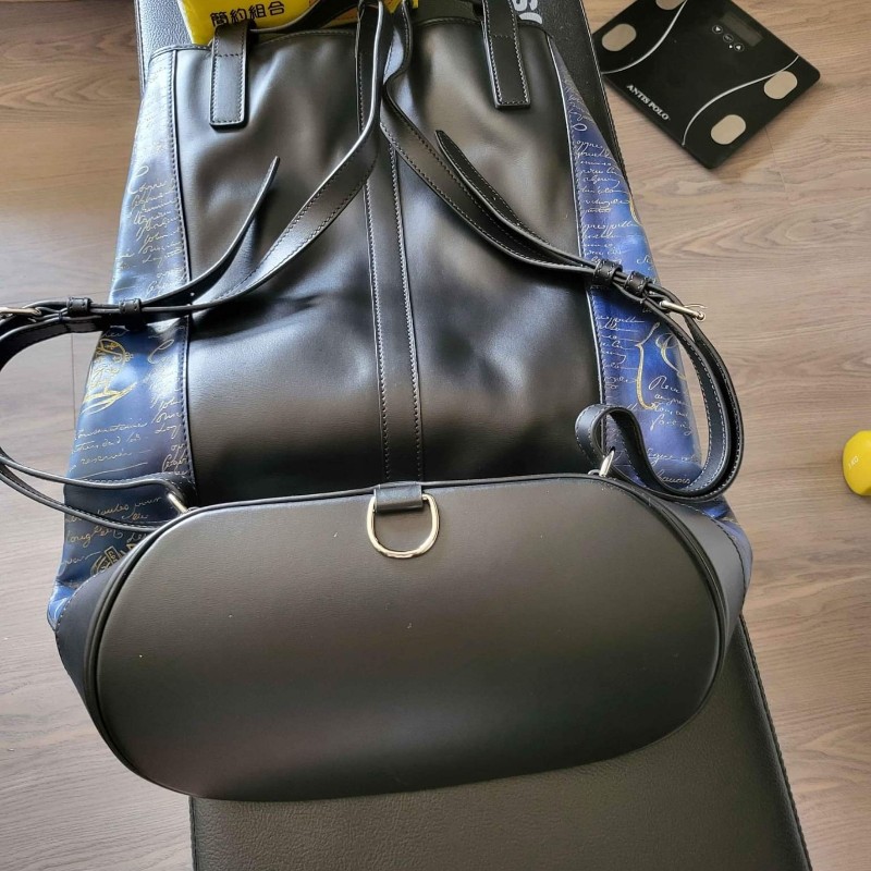 Berluti 後背包，法國原廠特別訂製，全新未使用，原價156000，附發票。-1