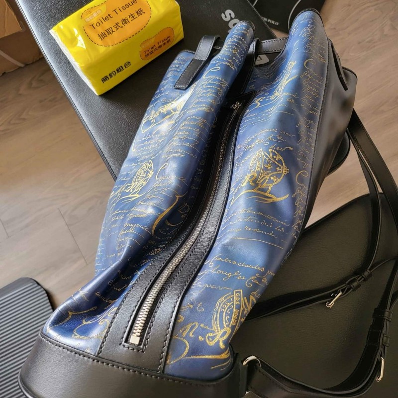 Berluti 後背包，法國原廠特別訂製，全新未使用，原價156000，附發票。-3