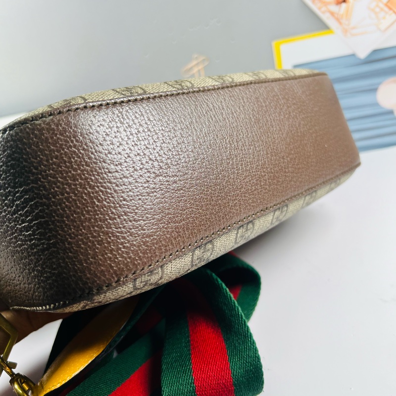 Gucci虎頭相機包-26