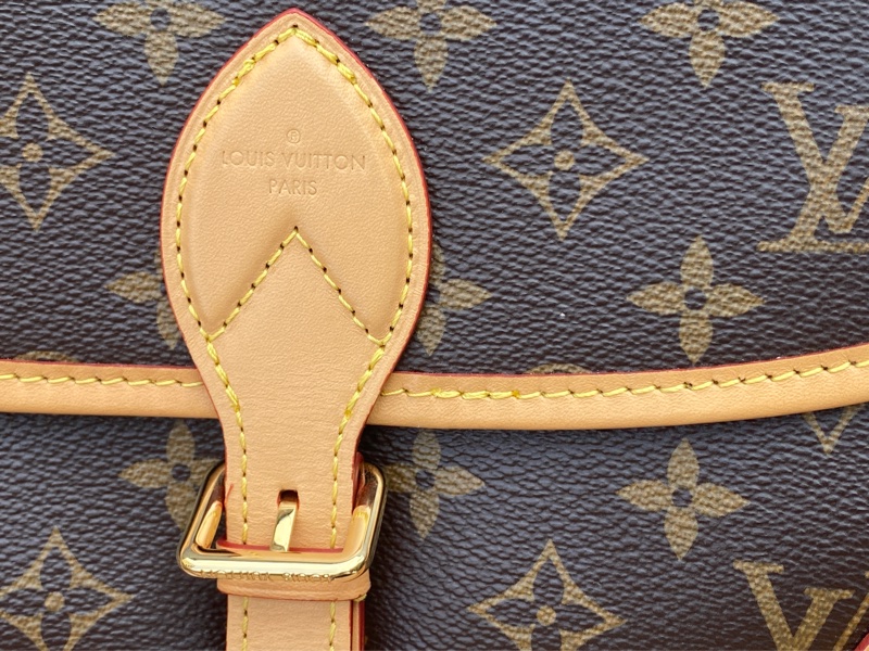 近新LV 原花Diane Monogram帆布法棍包斜背肩背包M45985-2