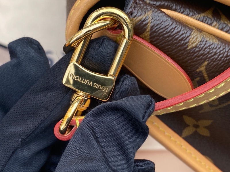 近新LV 原花Diane Monogram帆布法棍包斜背肩背包M45985-8