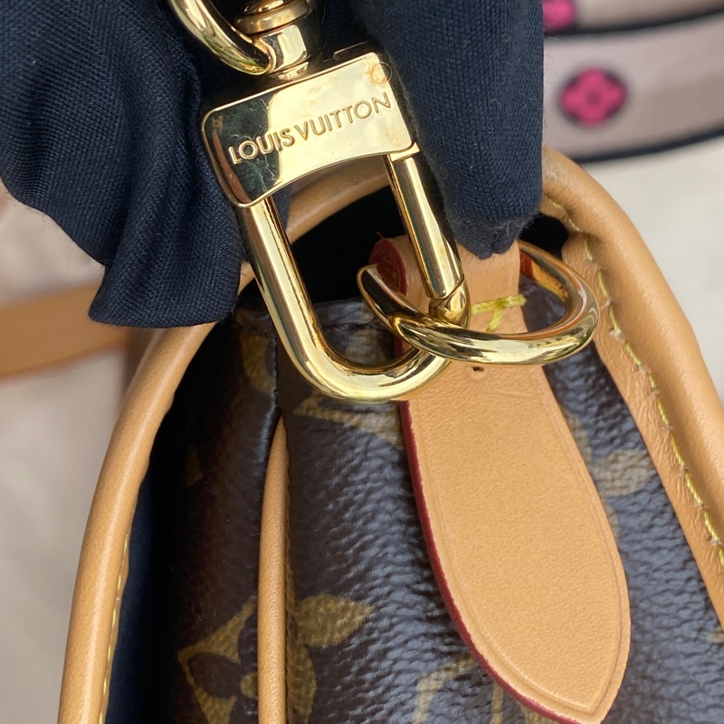 近新LV 原花Diane Monogram帆布法棍包斜背肩背包M45985-10