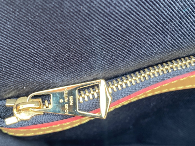 近新LV 原花Diane Monogram帆布法棍包斜背肩背包M45985-15