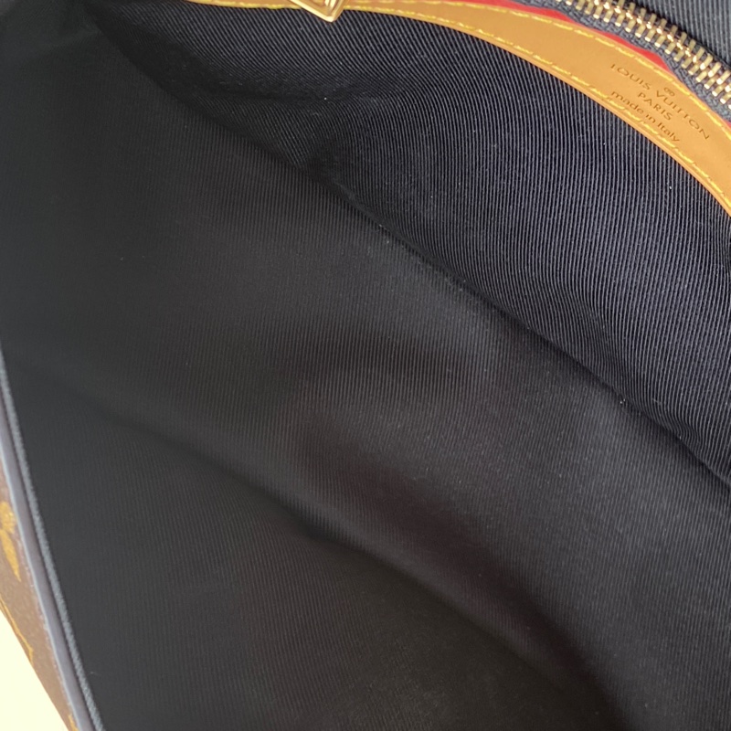 近新LV 原花Diane Monogram帆布法棍包斜背肩背包M45985-16