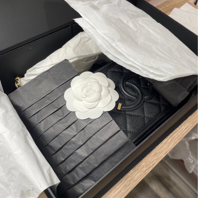 Chanel vanity case黑金粒紋牛皮大C logo化妝箱小號鏈包17cm-3