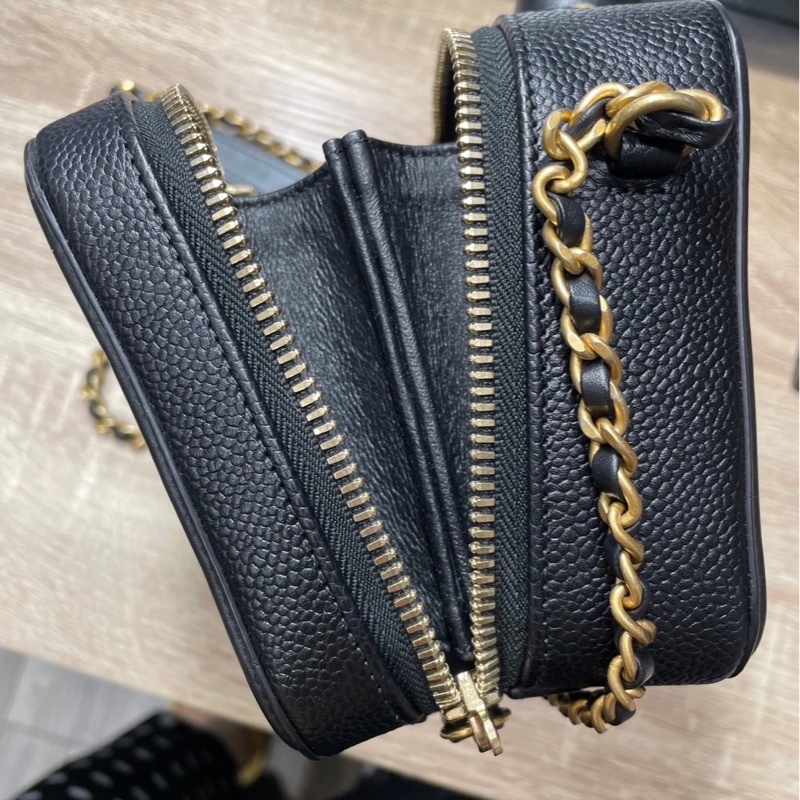 Chanel vanity case黑金粒紋牛皮大C logo化妝箱小號鏈包17cm-7