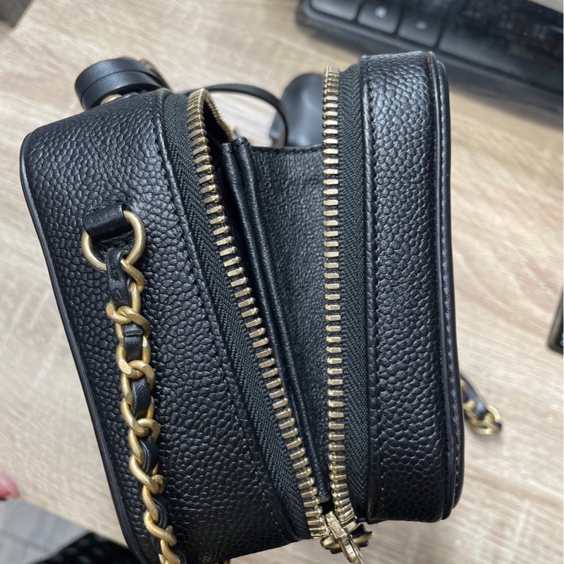 Chanel vanity case黑金粒紋牛皮大C logo化妝箱小號鏈包17cm-8