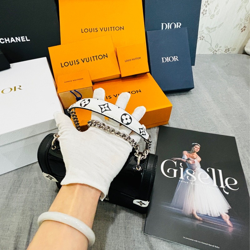 【哥吉拉精品時尚】LV 達芙妮 黑白老花款 全新閒置品-15