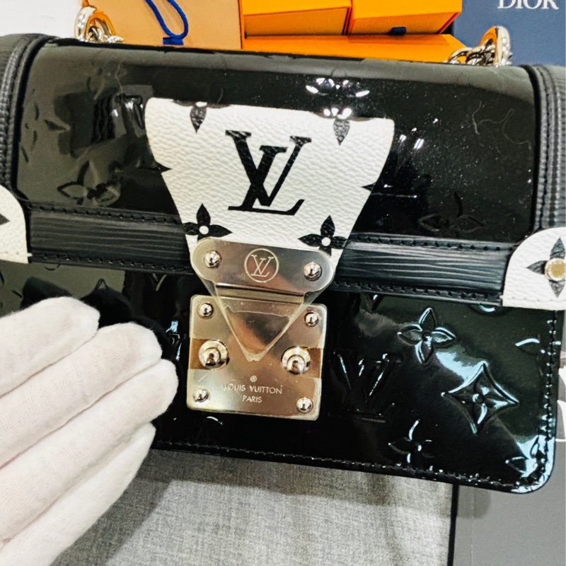 【哥吉拉精品時尚】LV 達芙妮 黑白老花款 全新閒置品-28