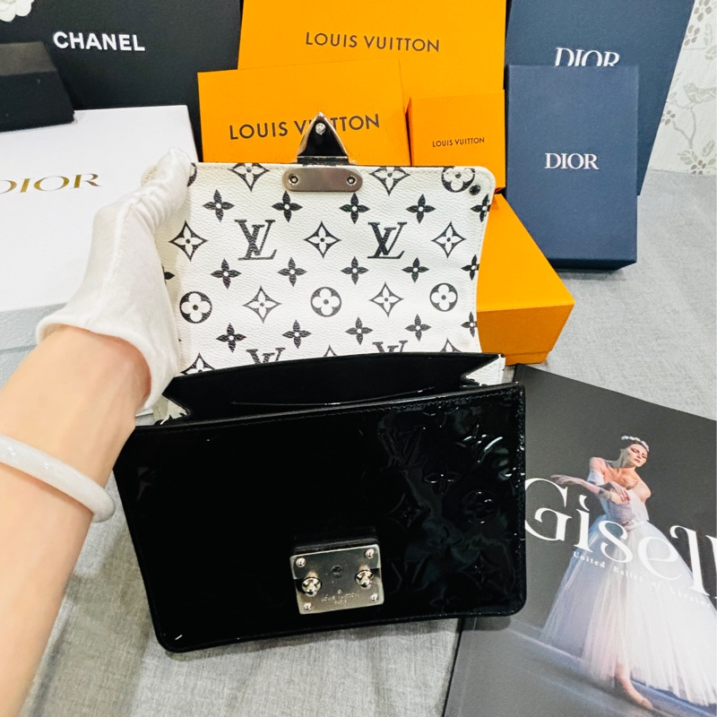 【哥吉拉精品時尚】LV 達芙妮 黑白老花款 全新閒置品-29