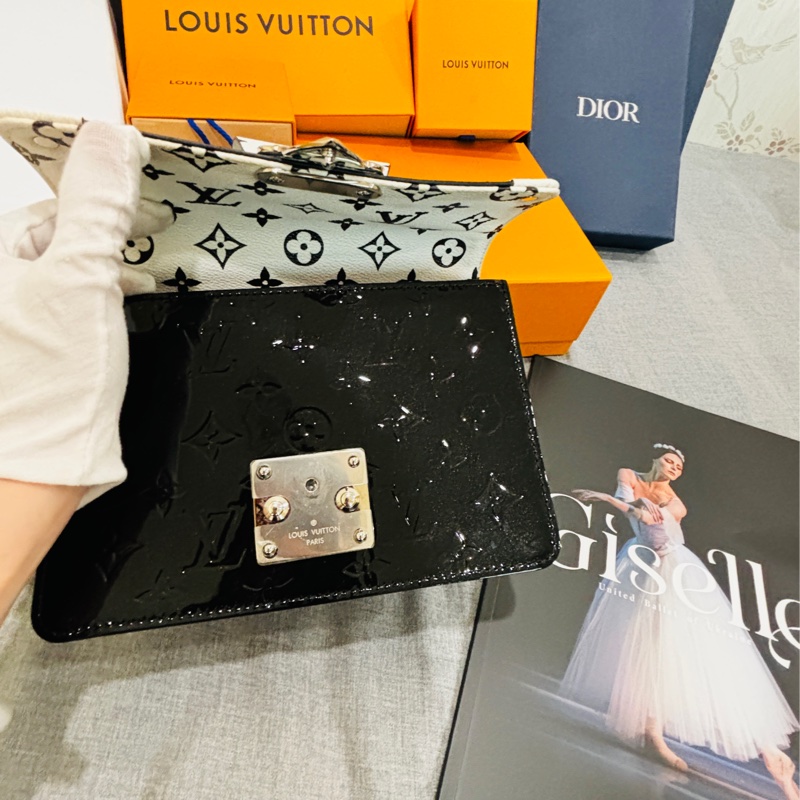 【哥吉拉精品時尚】LV 達芙妮 黑白老花款 全新閒置品-30