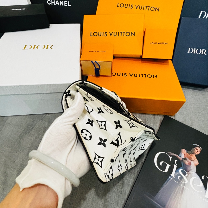 【哥吉拉精品時尚】LV 達芙妮 黑白老花款 全新閒置品-33