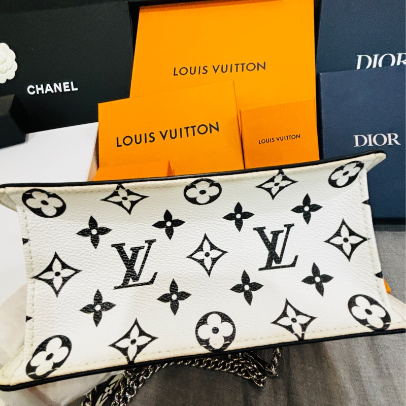【哥吉拉精品時尚】LV 達芙妮 黑白老花款 全新閒置品-35