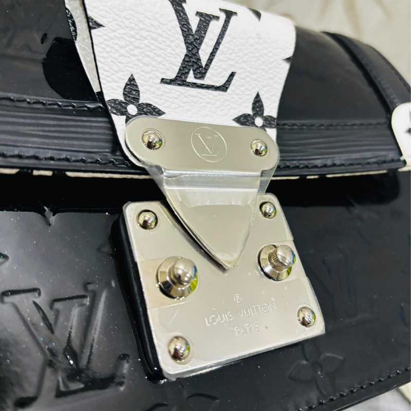 【哥吉拉精品時尚】LV 達芙妮 黑白老花款 全新閒置品-26