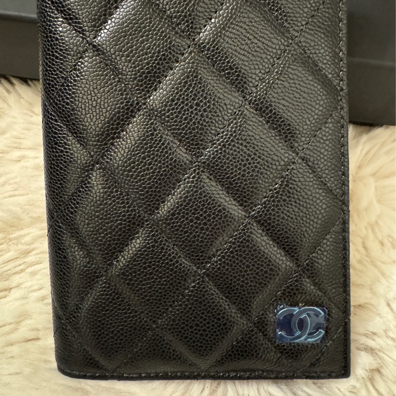 ➗台灣出 全新香奈兒護照夾 香奈兒卡包 (金釦)-1