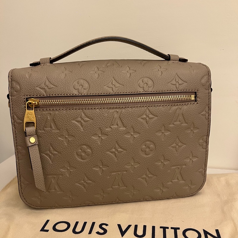LV 郵差包Pochette Métis 米色皮革款-1
