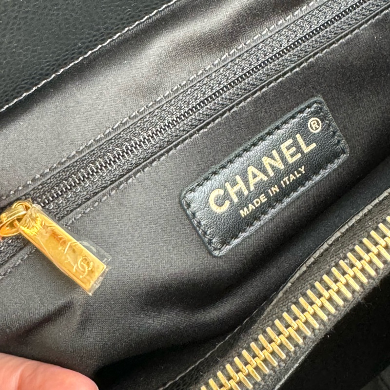 chanel黑色金釦荔枝紋GST GM-5