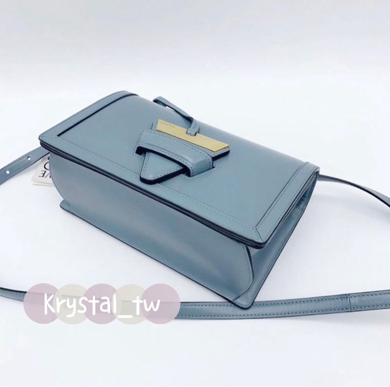 Loewe Barcelona三角插釦葉子單肩斜背包-4