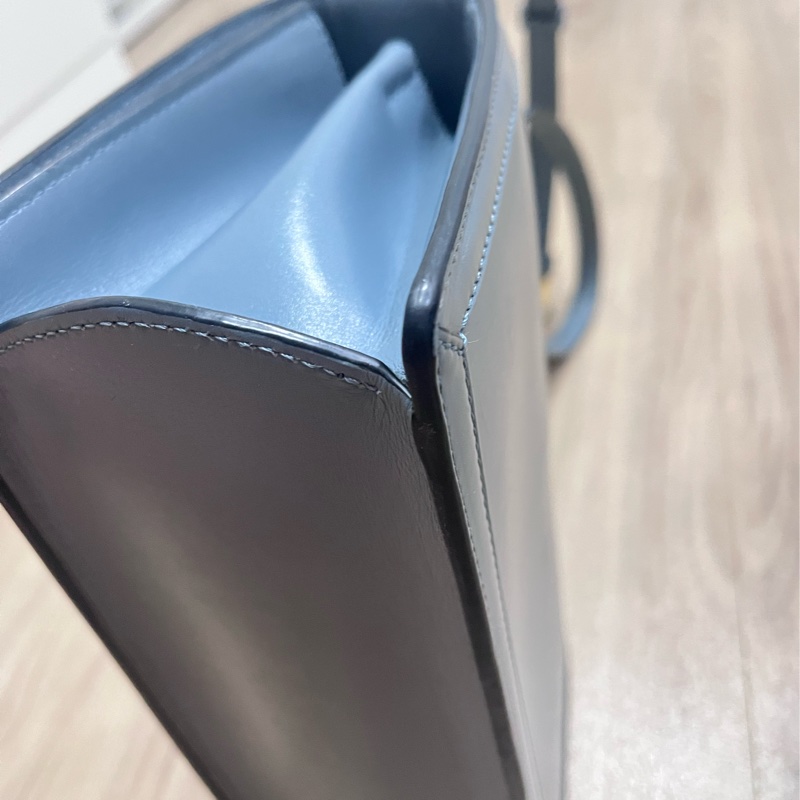 Loewe Barcelona三角插釦葉子單肩斜背包-11