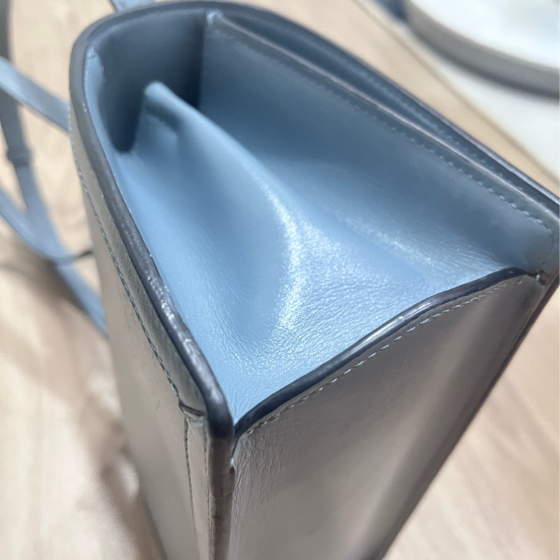 Loewe Barcelona三角插釦葉子單肩斜背包-14