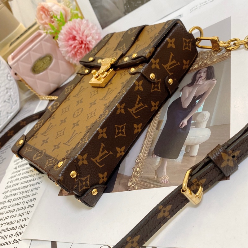 LV M67873 經典老花拼色手機鏈條包-4