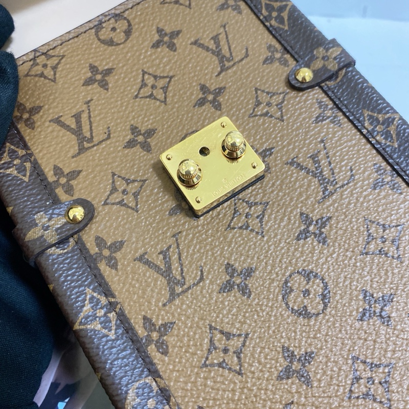 LV M67873 經典老花拼色手機鏈條包-15