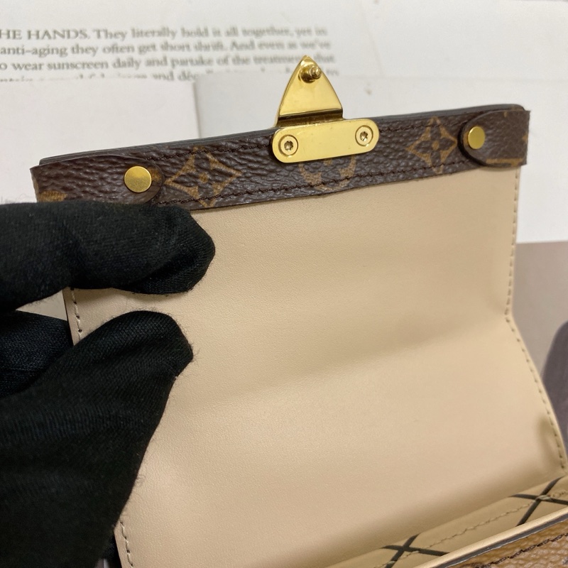 LV M67873 經典老花拼色手機鏈條包-16