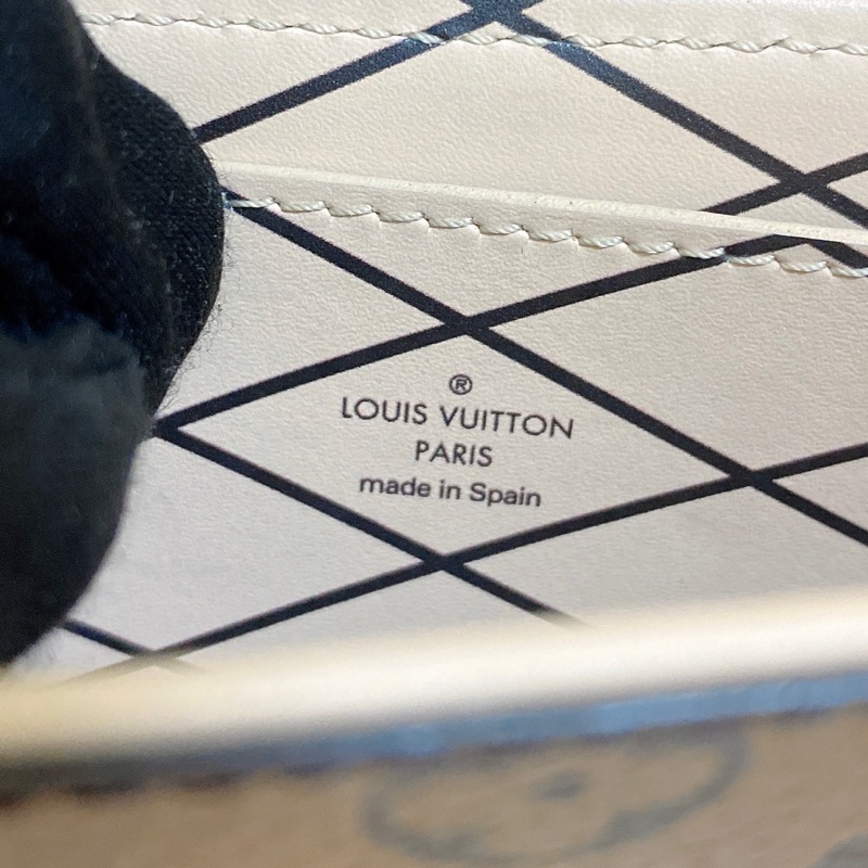 LV M67873 經典老花拼色手機鏈條包-17