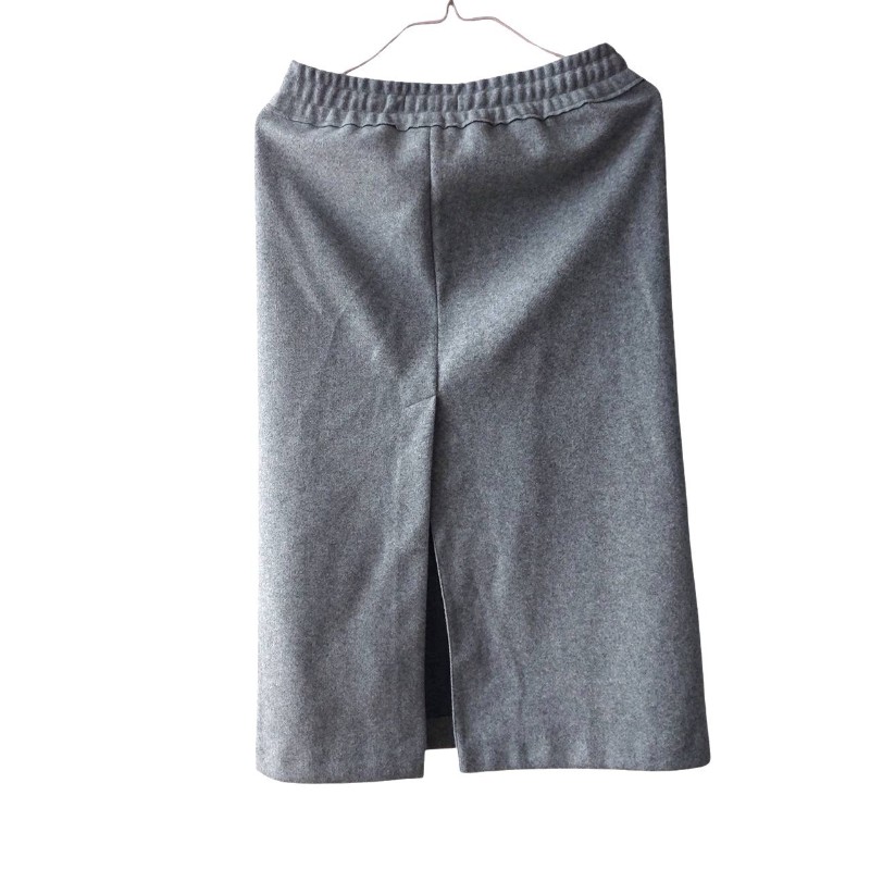 全新 ZARA高腰中長裙 ,剛買 尺寸不合 折價售,吊牌還在
顏色:深灰色-1