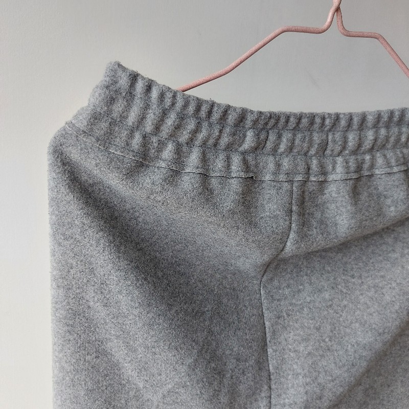 全新 ZARA高腰中長裙 ,剛買 尺寸不合 折價售,吊牌還在
顏色:深灰色-3